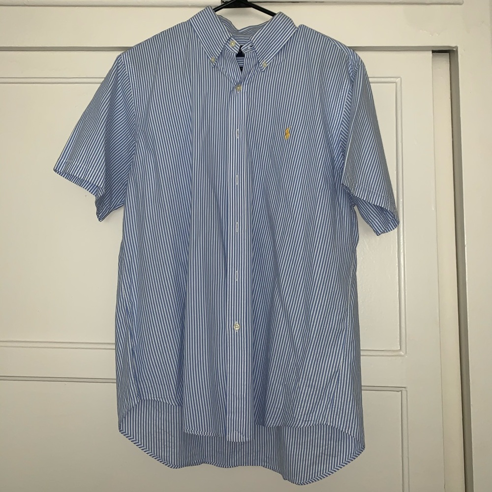 Seersucker stripped short sleeve button up shirt